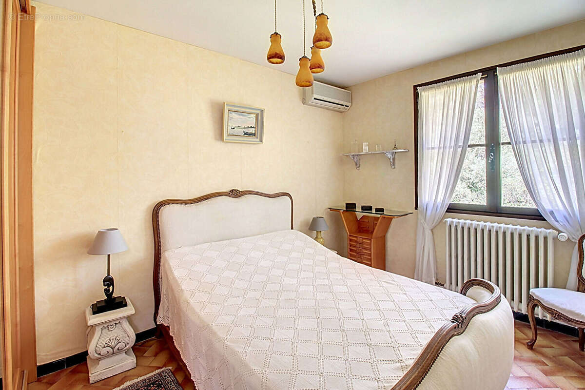 A VENDRE Maison Draguignan 6 pièces 192 m² - photo 10