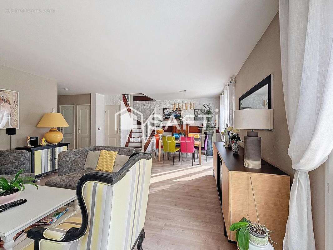 Photo 3 - Maison à ELANCOURT