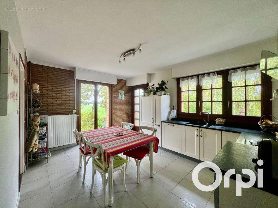 Maison à OYE-PLAGE