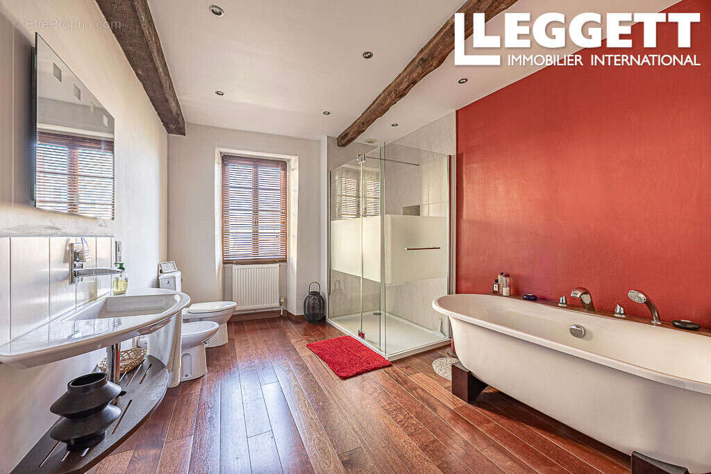 Maison à CAHUZAC-SUR-VERE