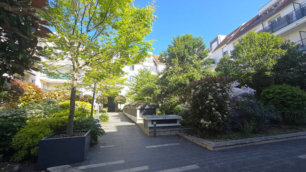 Appartement à HOUILLES