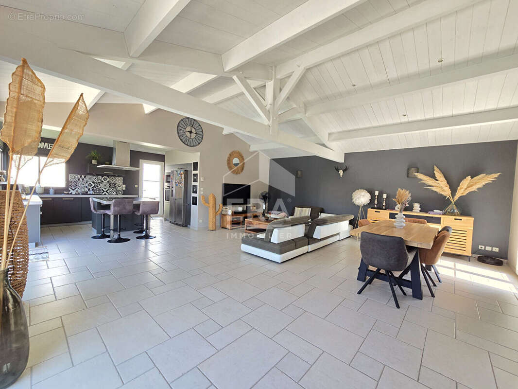 Maison à SAINT-SAUVEUR-D&#039;AUNIS