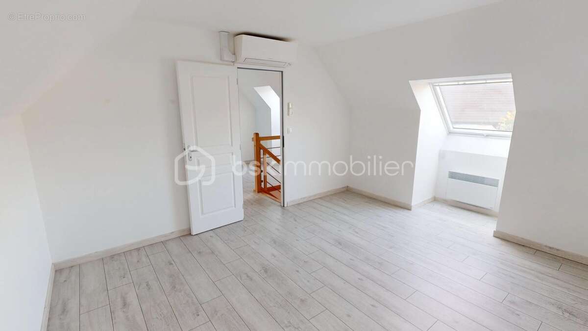 Maison à LA CHAPELLE-SAINT-URSIN