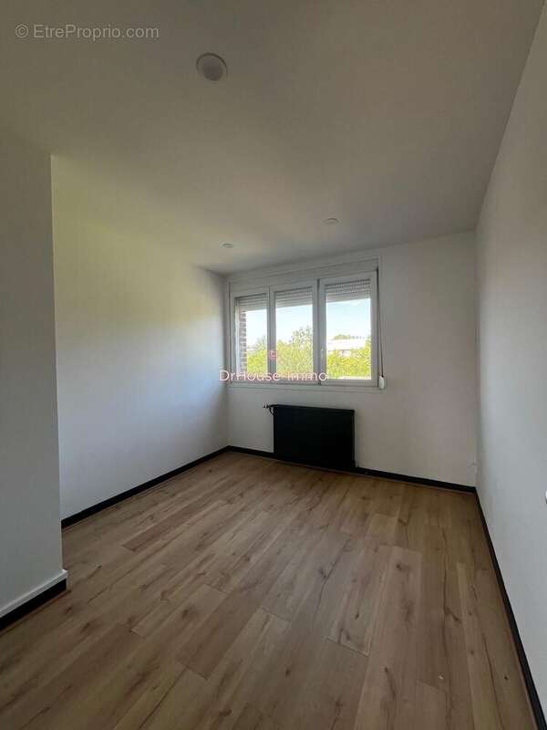 Maison 85 m² à Lambres-Lez-Douai  - photo 9