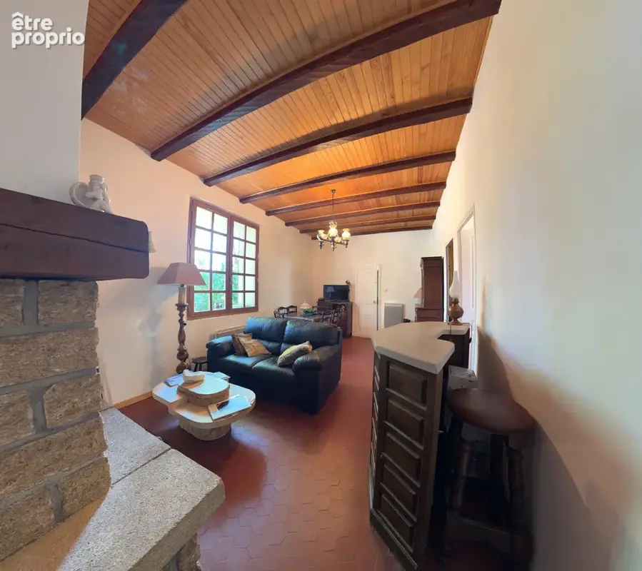 Maison des années 30 à fort potentiel d'agrandissement - Nans-les-Pins - photo 6