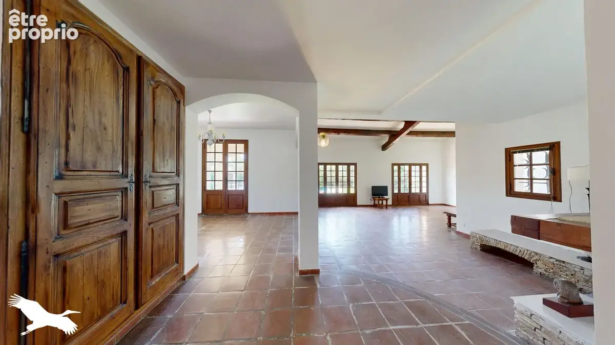 A vendre -  Allauch - Villa  7 pièces195 m2 avec jardin et piscine - dépendance - stationnement - secteur La Ribassière - 13190  - photo 15