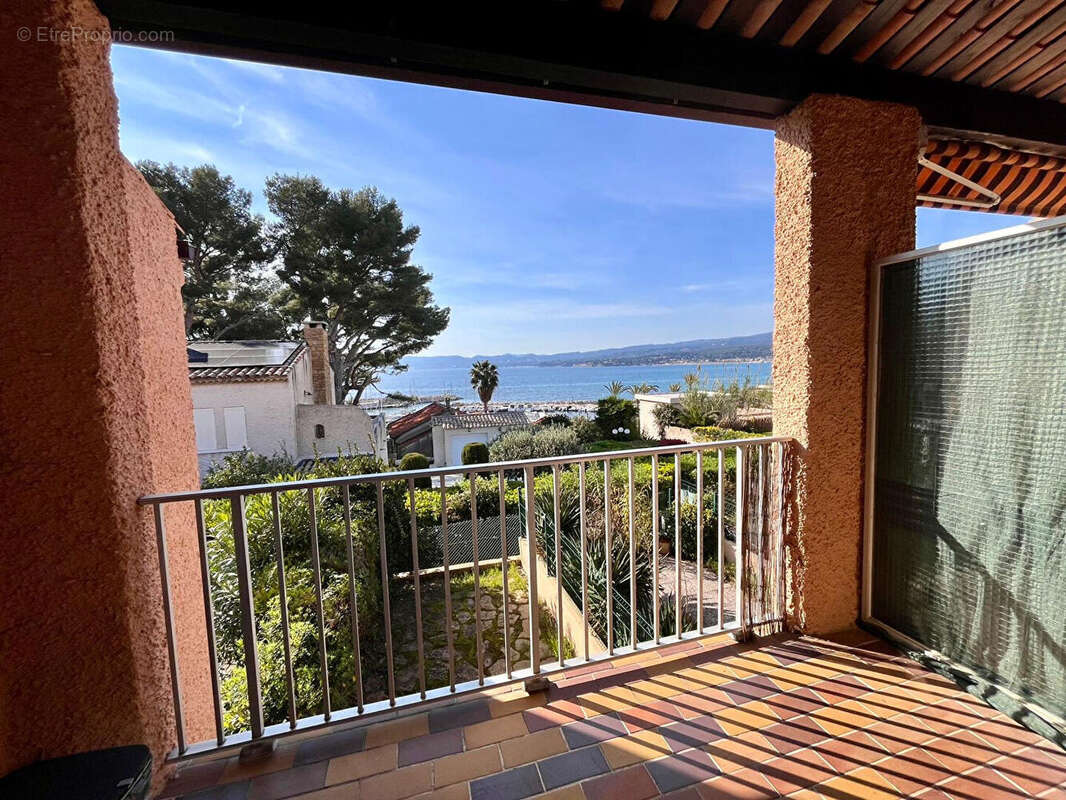 Appartement à SAINT-CYR-SUR-MER