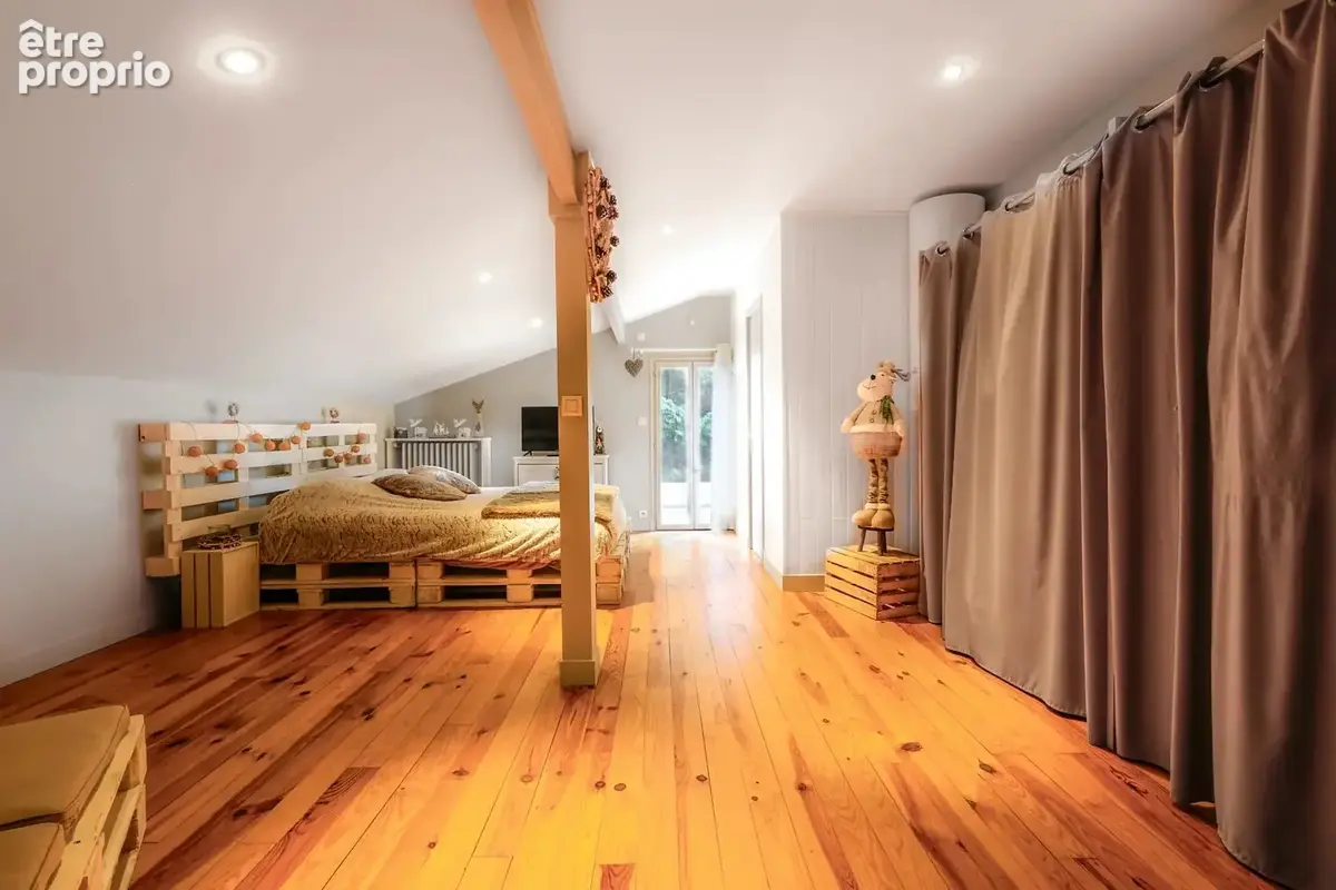 À deux pas du plateau de Gentilly, découvrez un ensemble immobilier rare composé de deux maisons indépendantes sur une même parc - photo 8