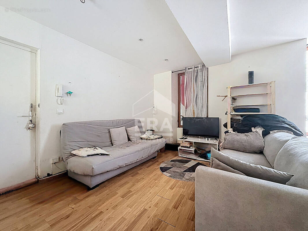 Appartement à MORIGNY-CHAMPIGNY