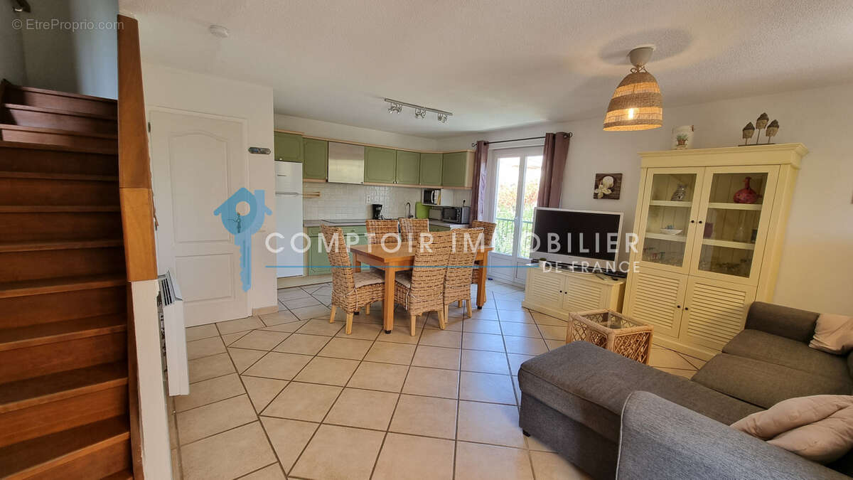 VAR (83) - À VENDRE - VIDAUBAN - Villa 3 chambres dans un domaine hôtelier sécurisé - photo 5