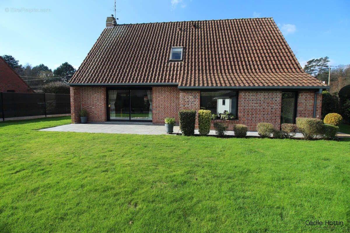 Maison à LA NEUVILLE