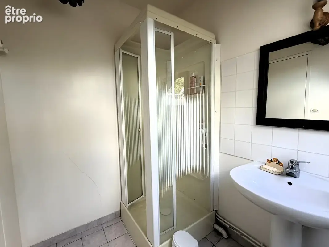 Maison à gros potentiel dans un environnement très calme à seulement 5min des écoles, commerces etc - photo 16