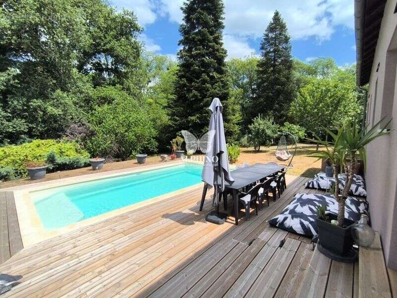 Maison à BUSSEROLLES