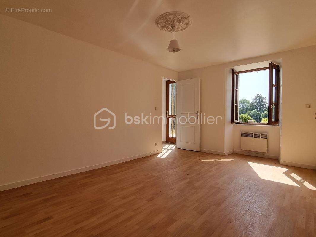 Maison à LA MOTHE-SAINT-HERAY