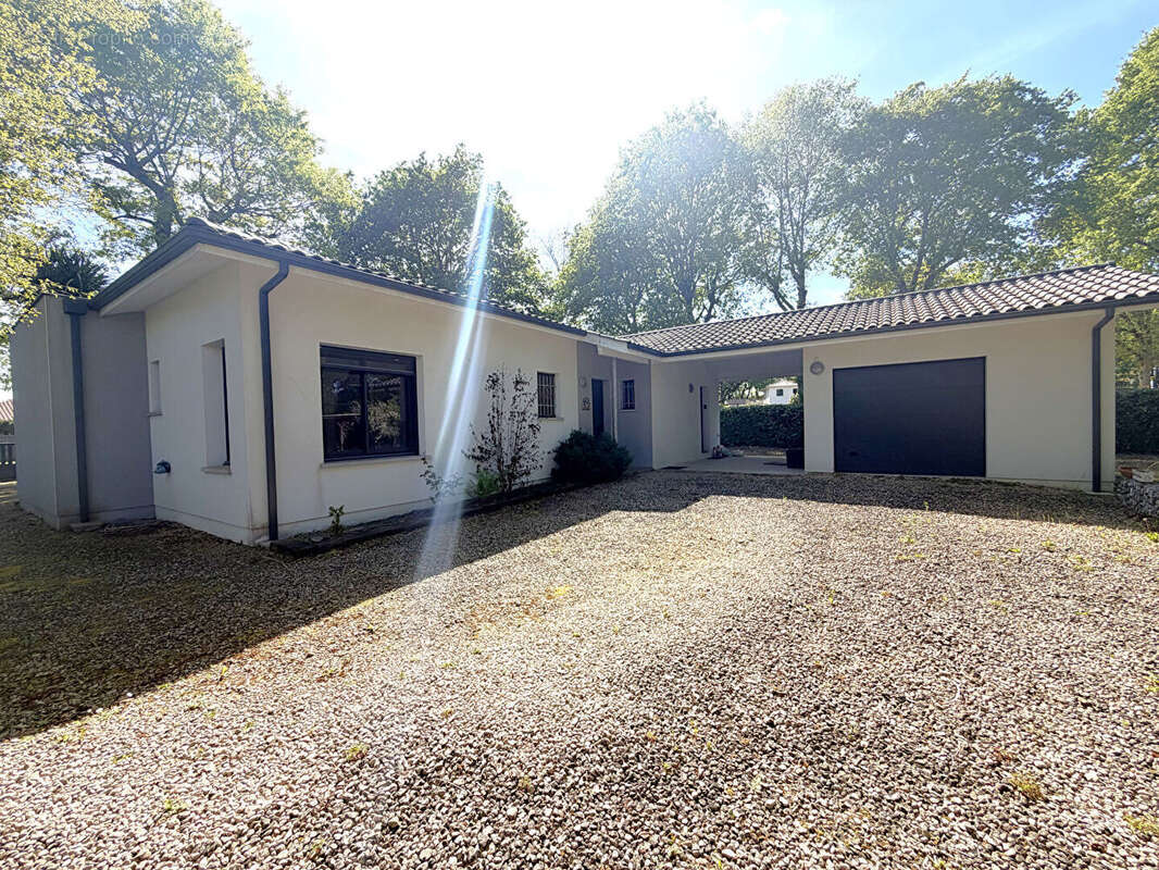 Maison à SAINT-GEOURS-DE-MAREMNE