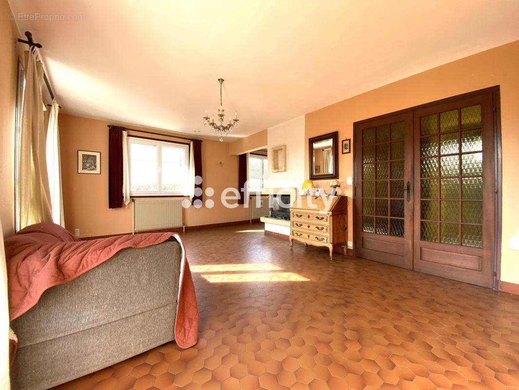 Maison à LA TOUR-DU-PIN