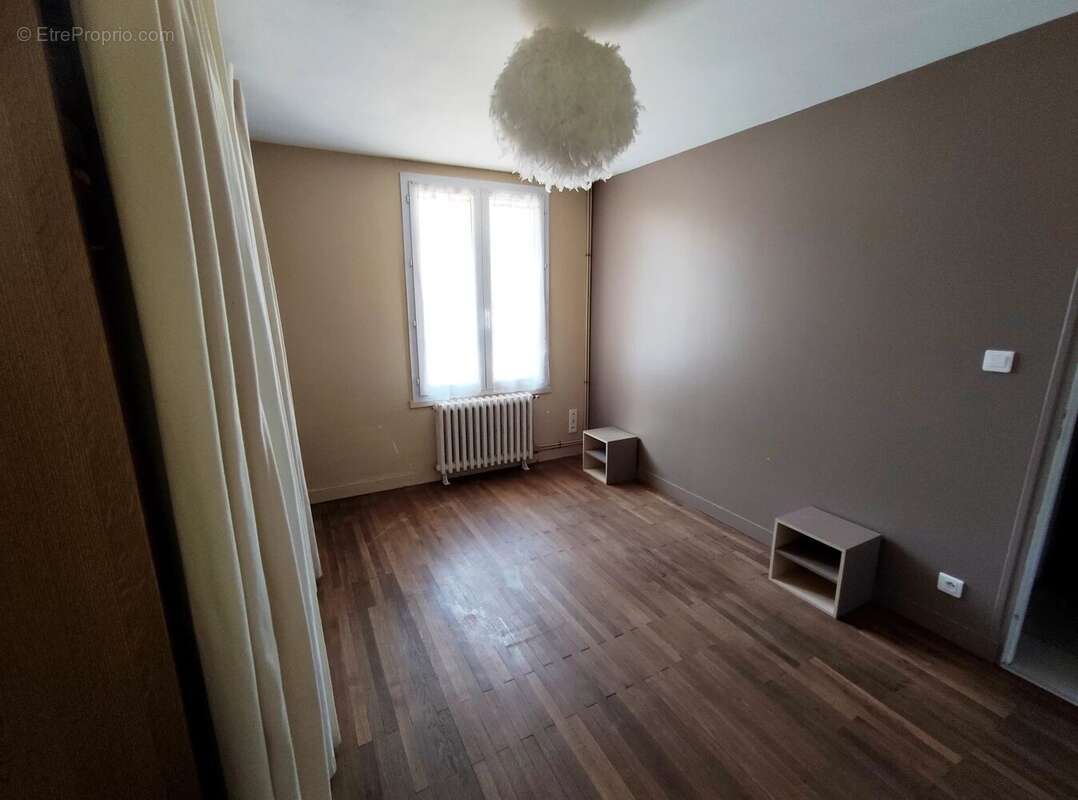 Maison à MONCOUTANT