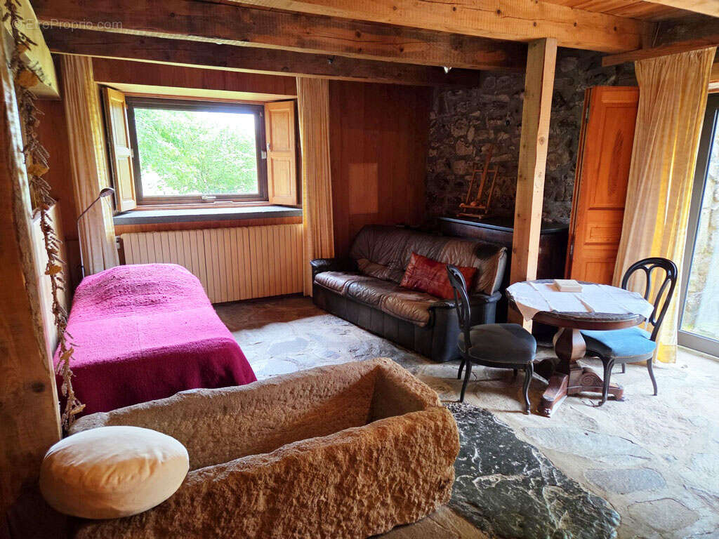 Ferme rénovée avec atelier d'artisan secteur St front - photo 7