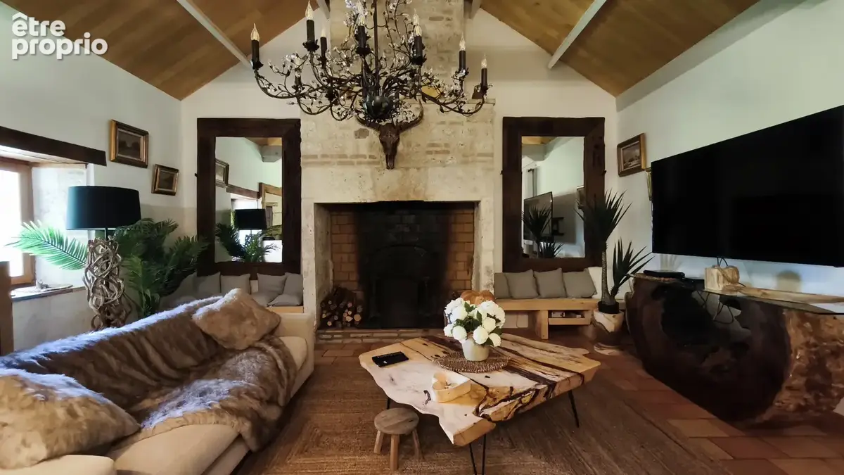 Magnifique maison en pierre avec gîte attenant et 6 575 m2 de terrain arboré - photo 13