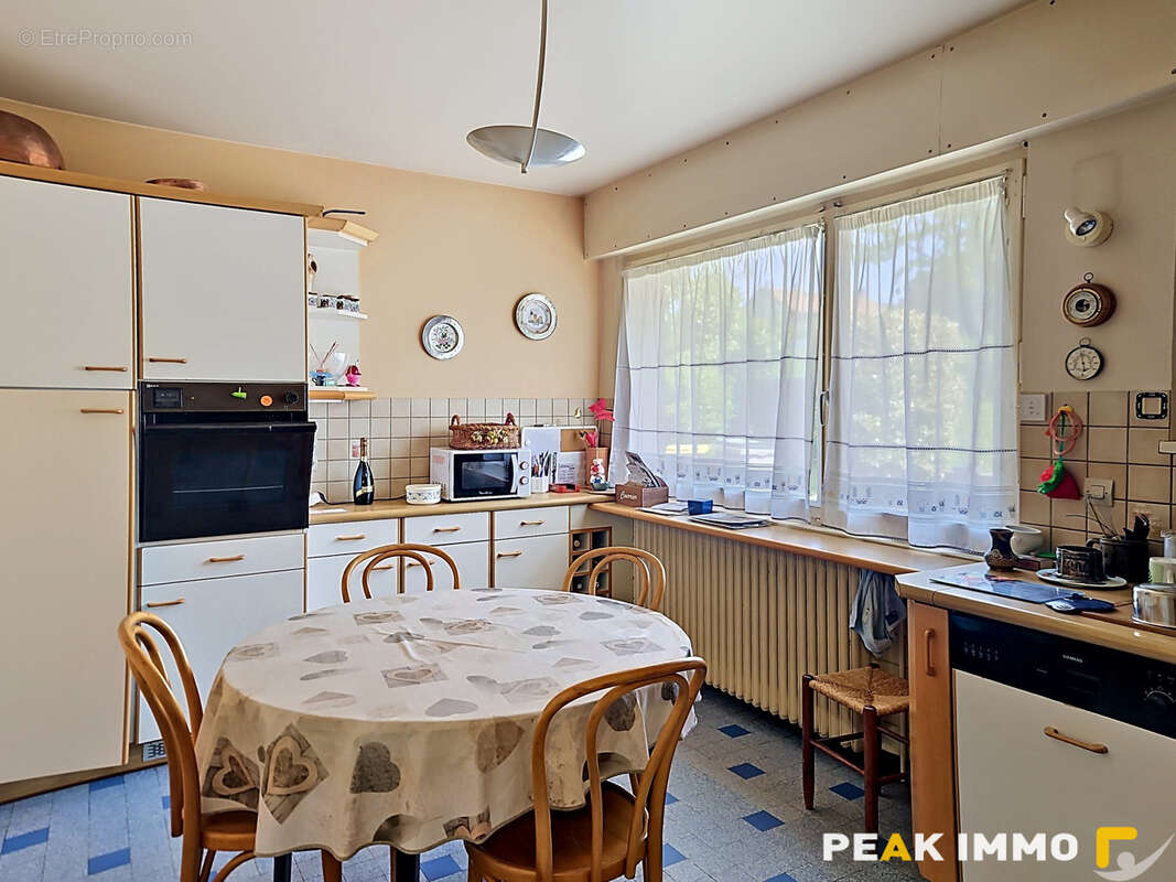 Maison à CRANVES-SALES