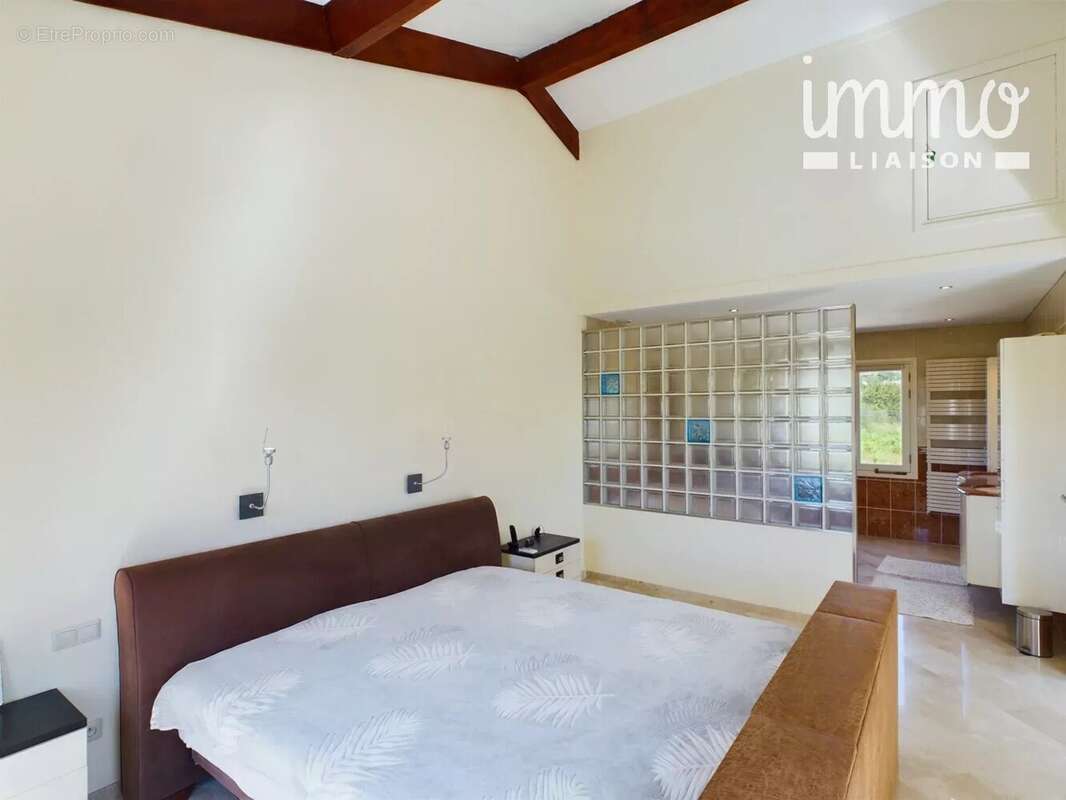 Maison à VALLON-PONT-D'ARC