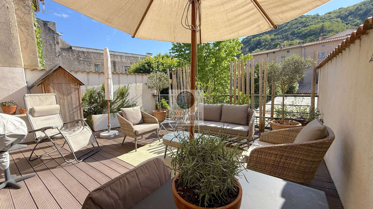 Appartement à TOURNON-SUR-RHONE