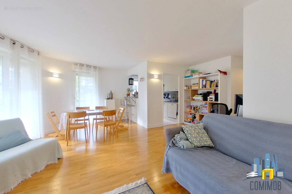 Appartement à COURBEVOIE