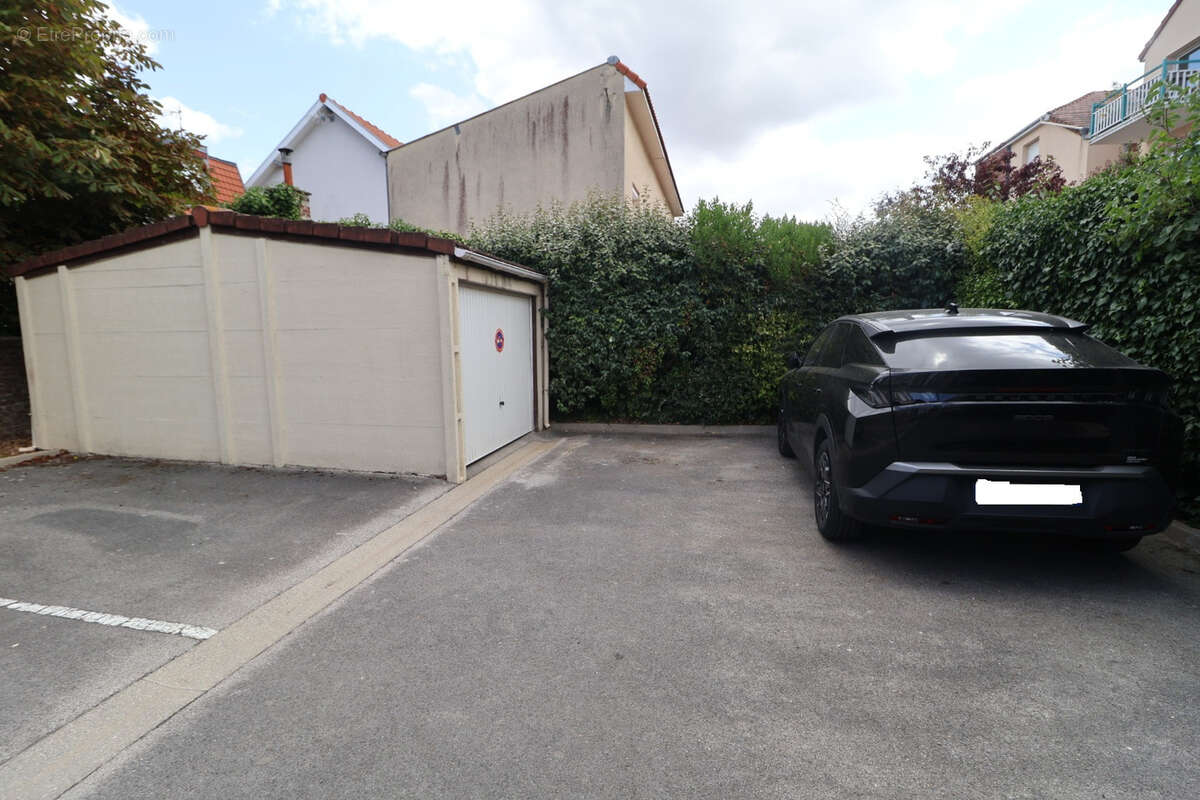 En centre ville et proche plage, 3 pièces d'angle sud avec cave et garage - photo 9