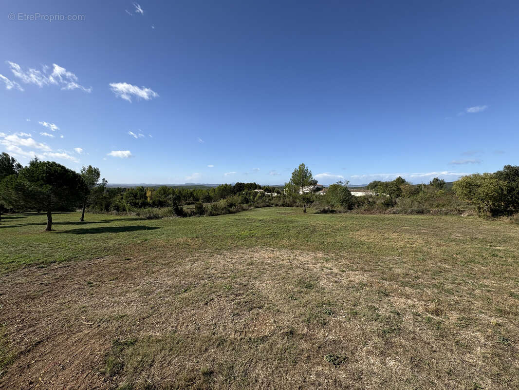 Terrain à MONTPEZAT