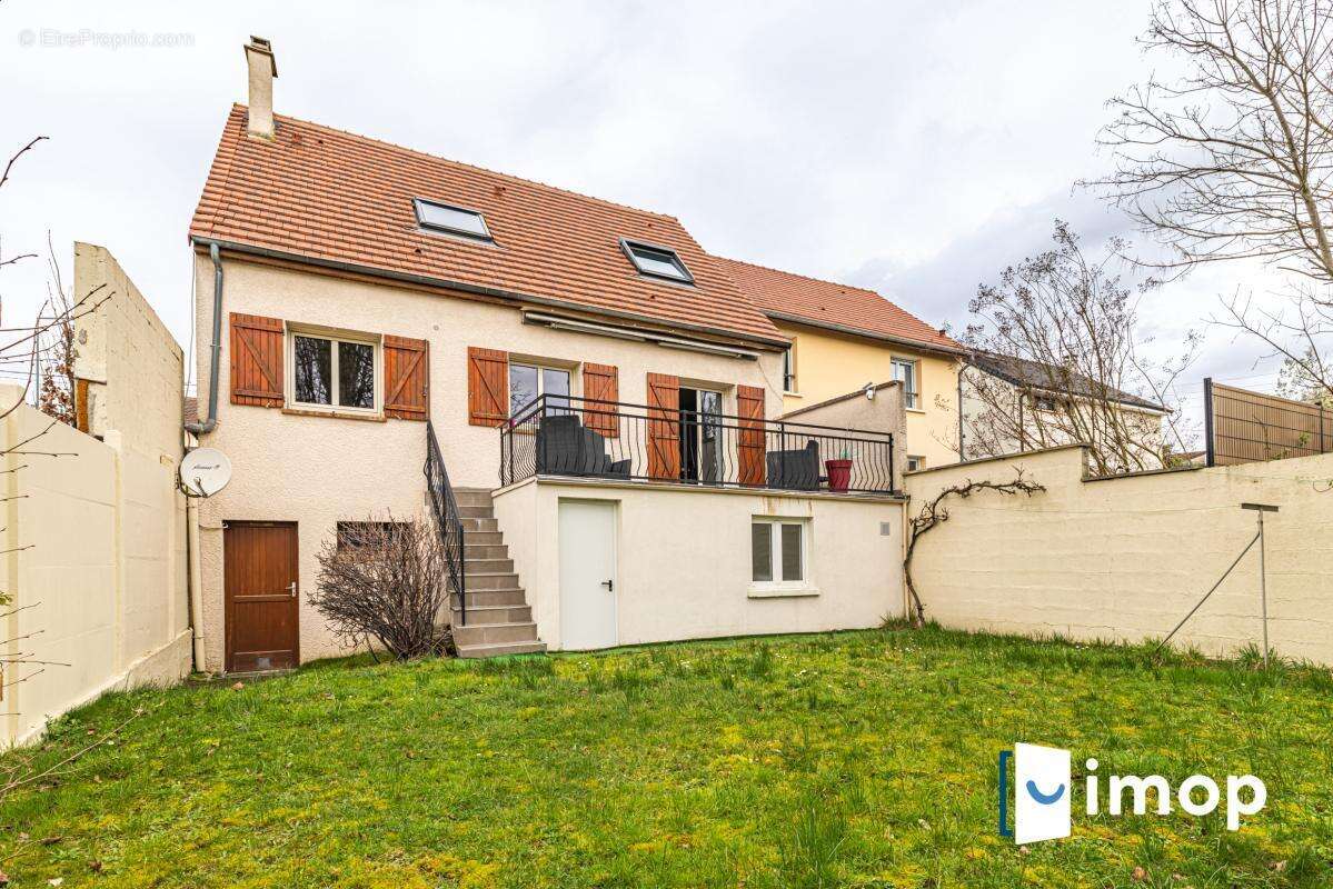 Maison à HOUILLES