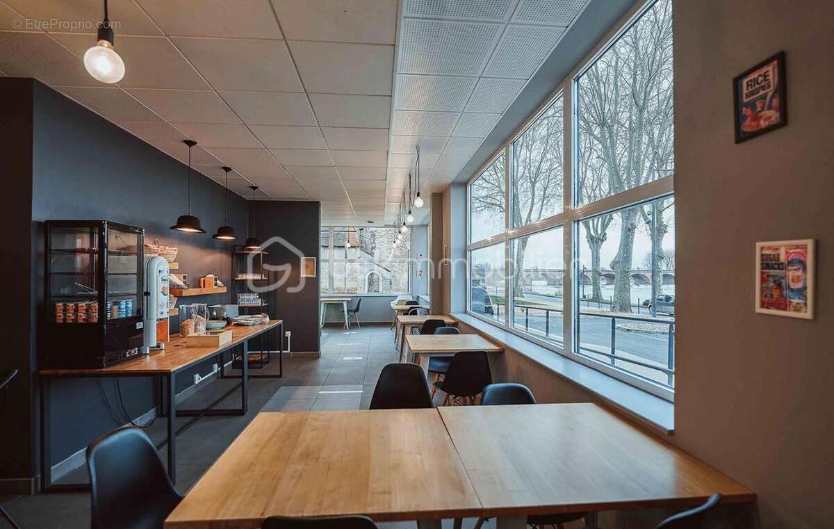 Retour a la vente - t1 meublé en résidence gérée - quai de loire - photo 5