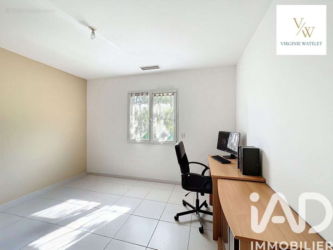 Maison 104 m² à Saint-Bauzille-De-Putois  - photo 6