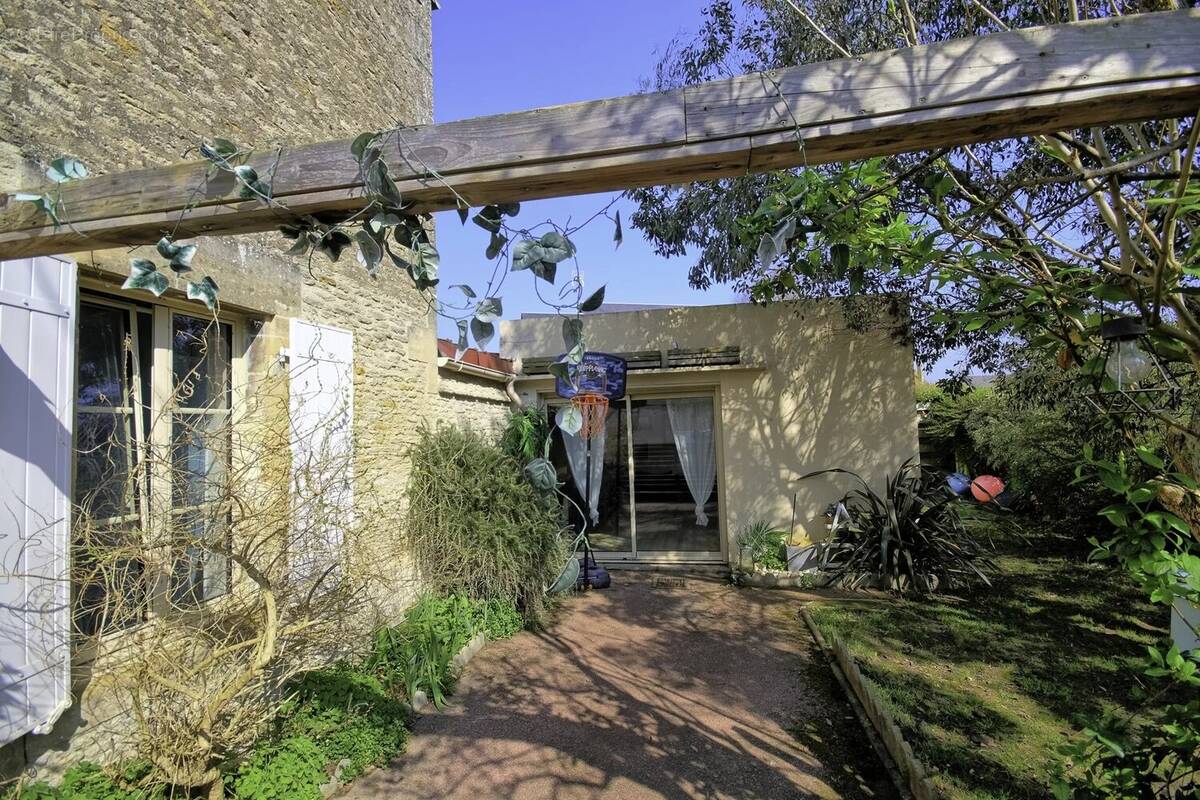 Maison à OUISTREHAM