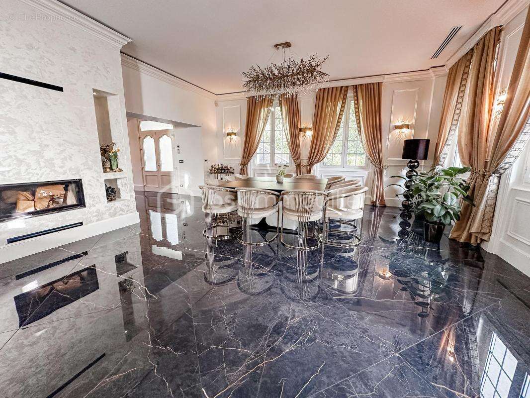 Maison à DAMMARIE-LES-LYS