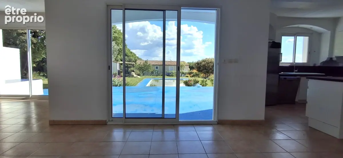 A vendre, Drôme provençale, villa de plain-pied, très soignée de 124m² avec piscine, - photo 3
