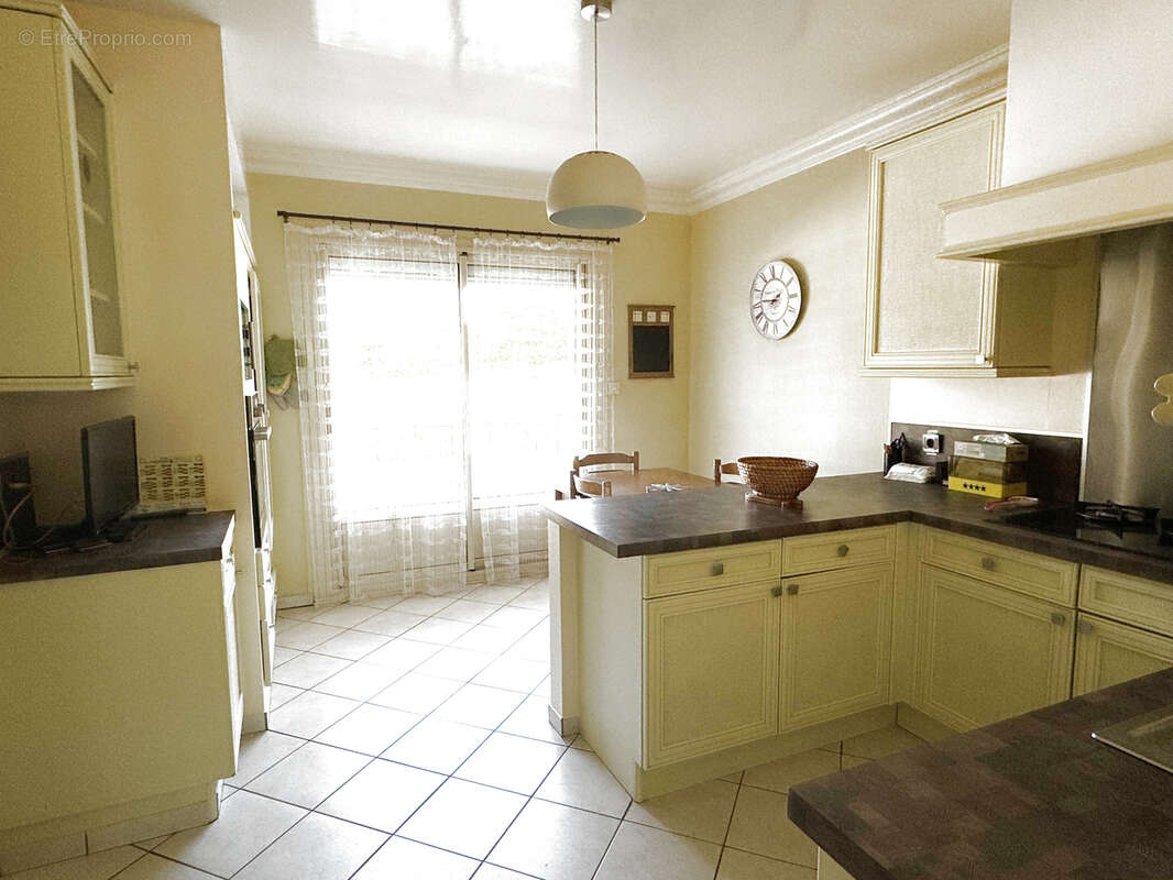 Maison à LE PUY-NOTRE-DAME