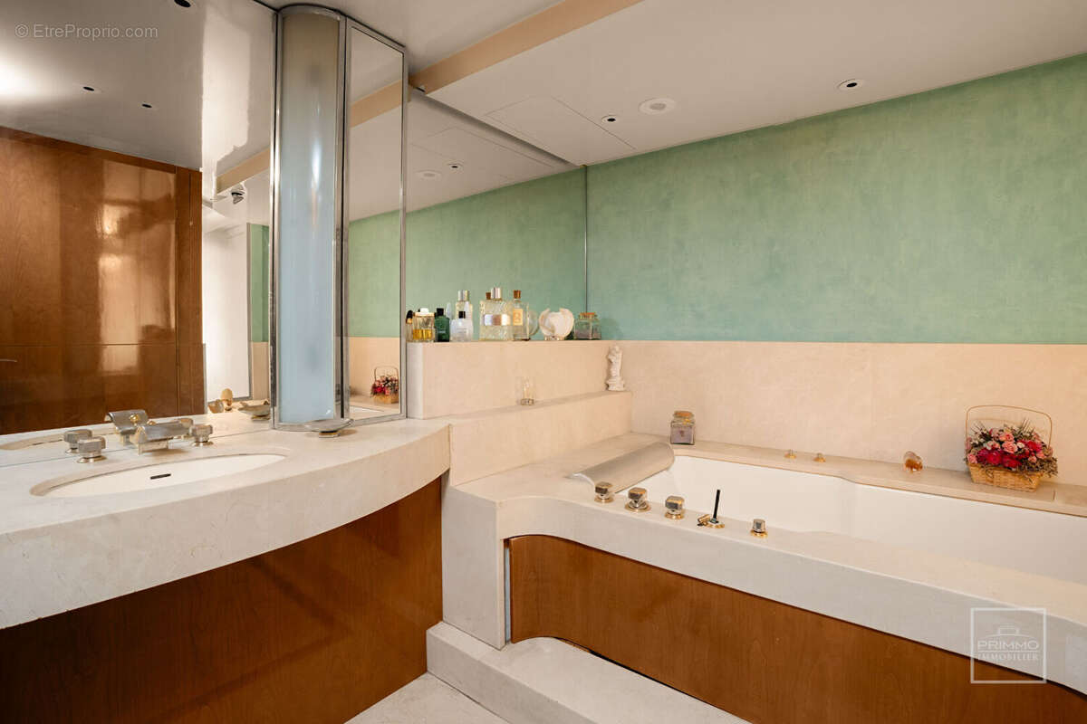 Appartement à LYON-6E