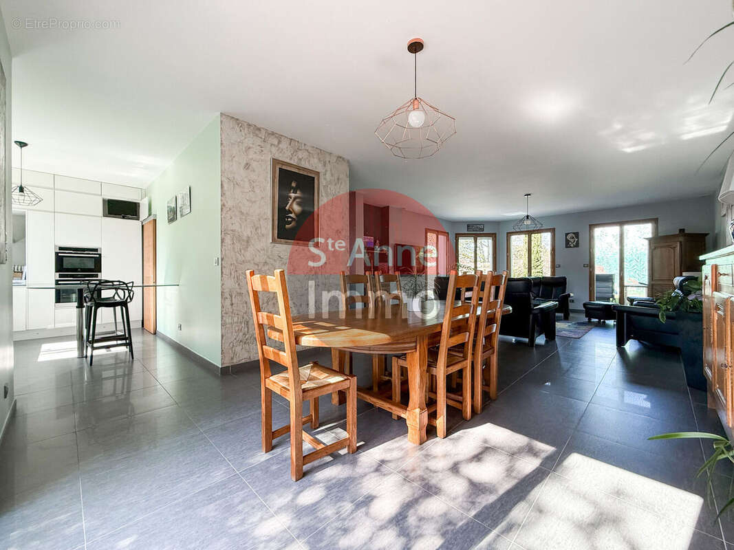 Photo 2 - Maison à ROYE