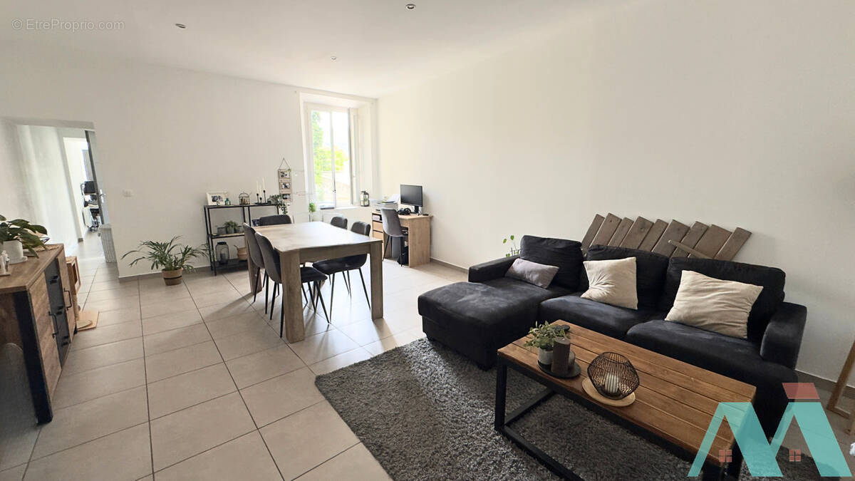 Appartement à SIGNES
