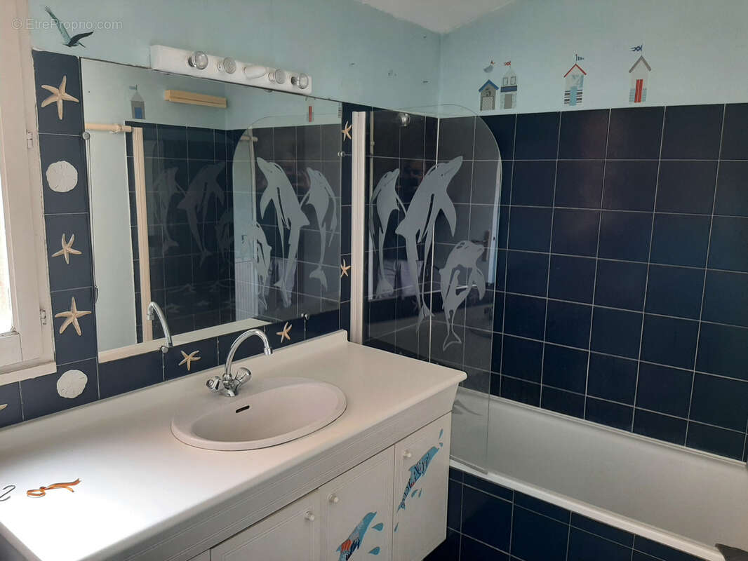 Appartement à SAINT-CLEMENT-DE-RIVIERE