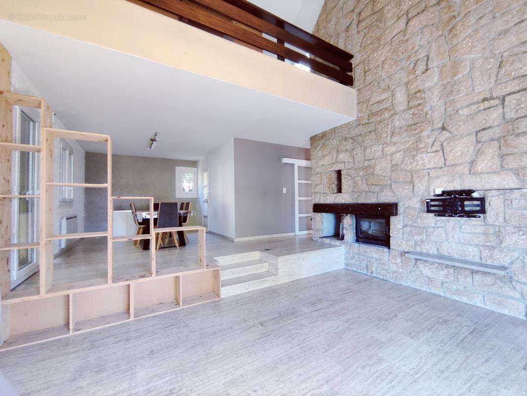 Maison à SAINT-GENIX-SUR-GUIERS