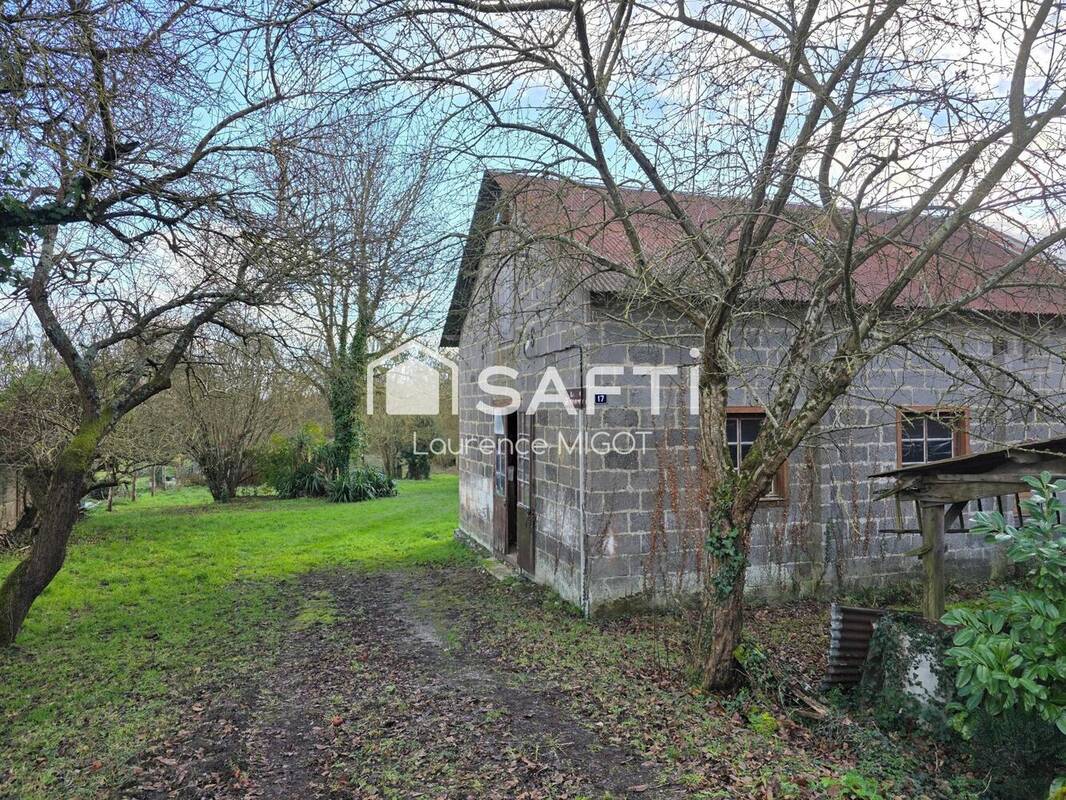 Photo 1 - Maison à ISSE