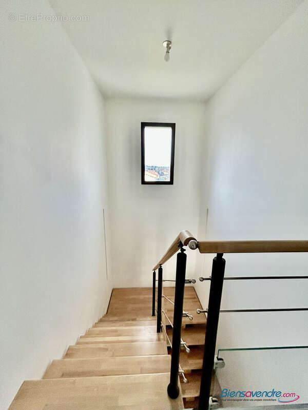 Escalier - Maison à MIGNE-AUXANCES