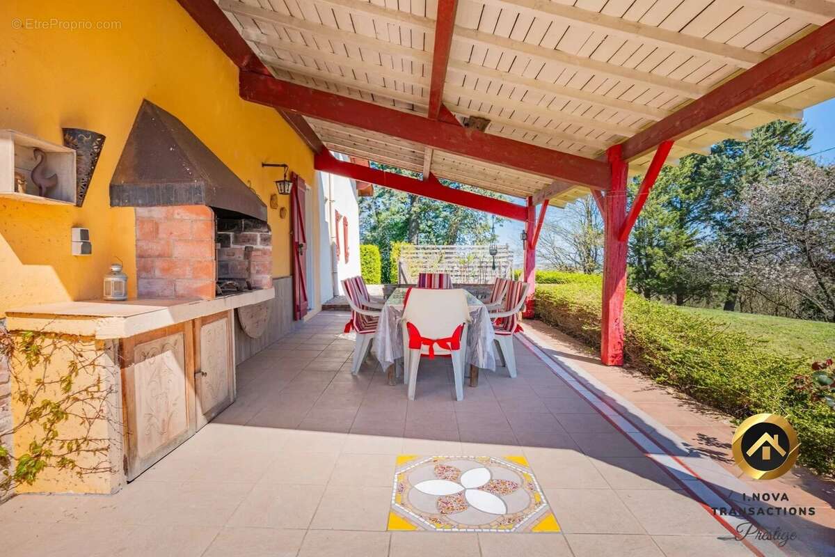 Maison à MONTESQUIEU-VOLVESTRE