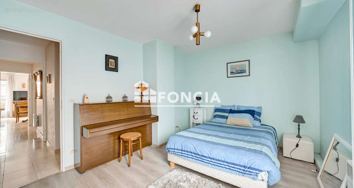 Appartement à BOURG-LA-REINE