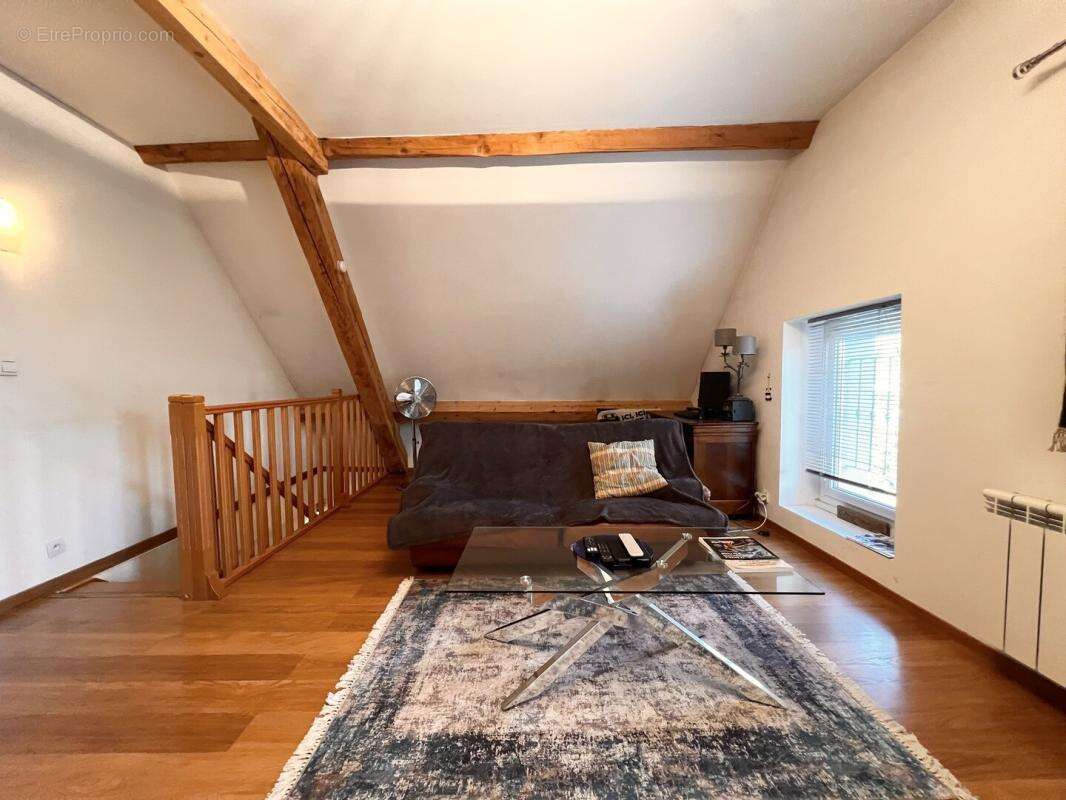 Appartement à CHALLES-LES-EAUX