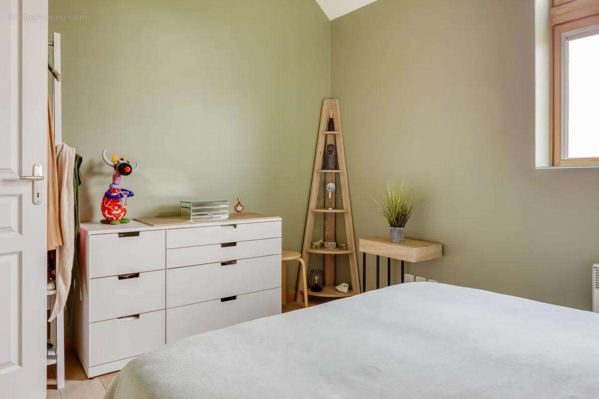 Maison à LA RIVIERE-SAINT-SAUVEUR