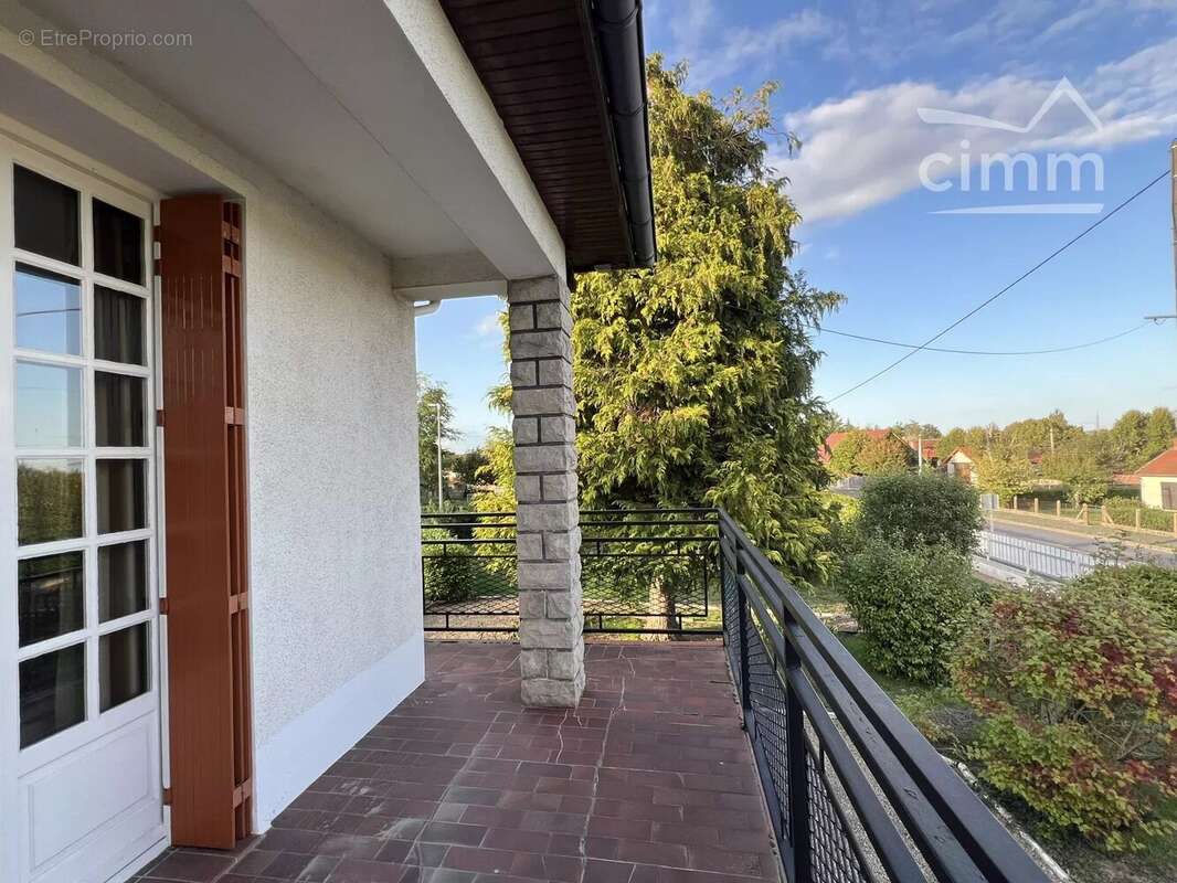 Maison à DOMPIERRE-SUR-BESBRE