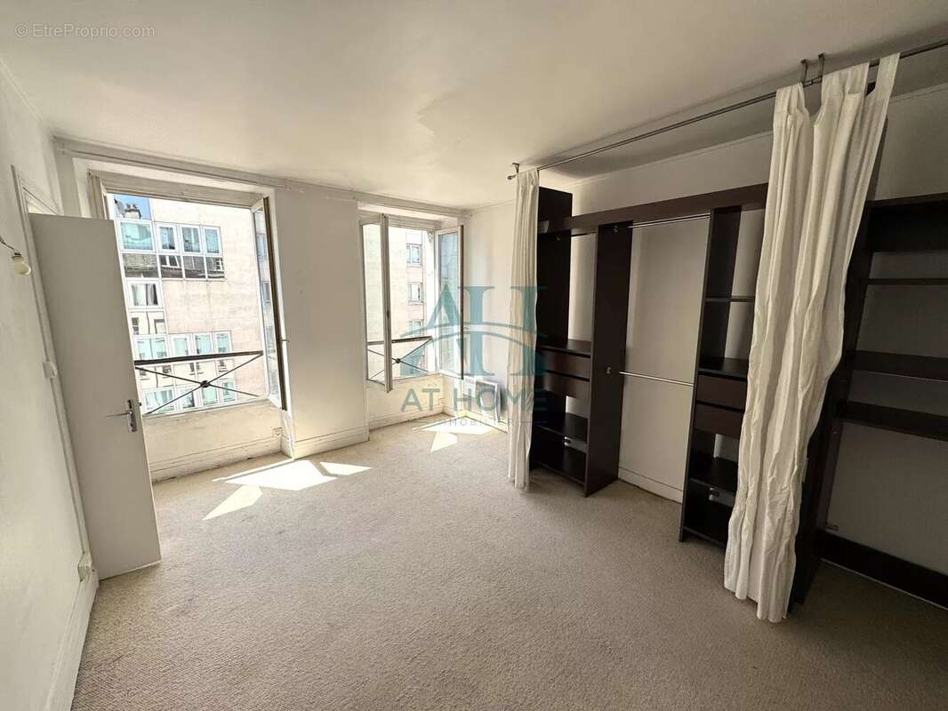 Appartement à PARIS-10E
