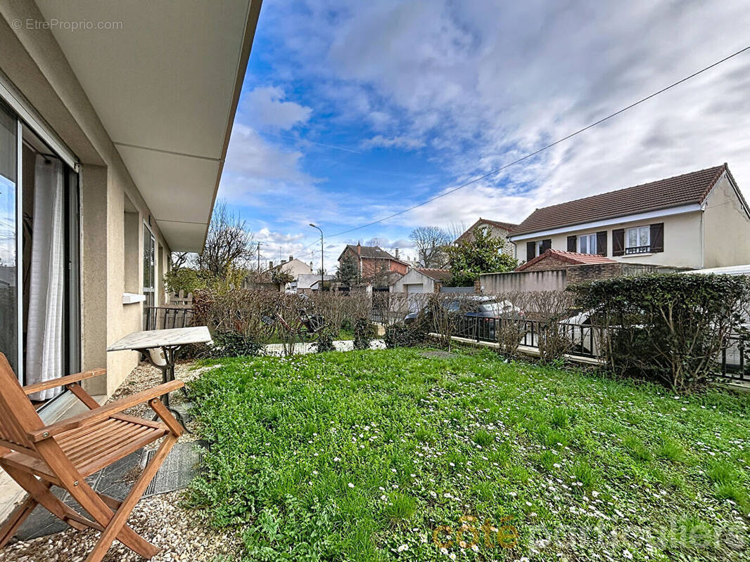 Appartement à SAINT-MAUR-DES-FOSSES